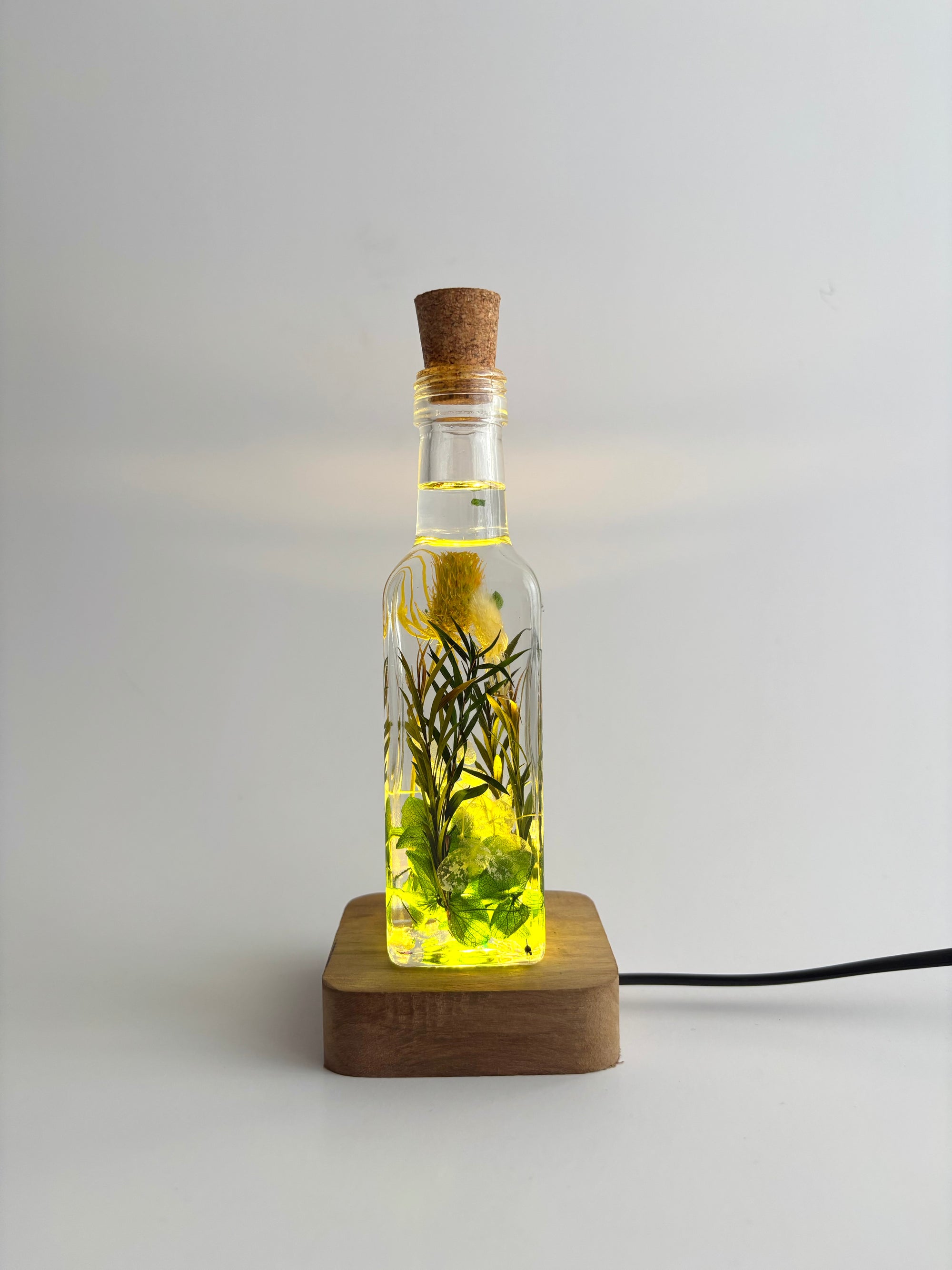 Emerald Beauty Preserved Flower Tabletop