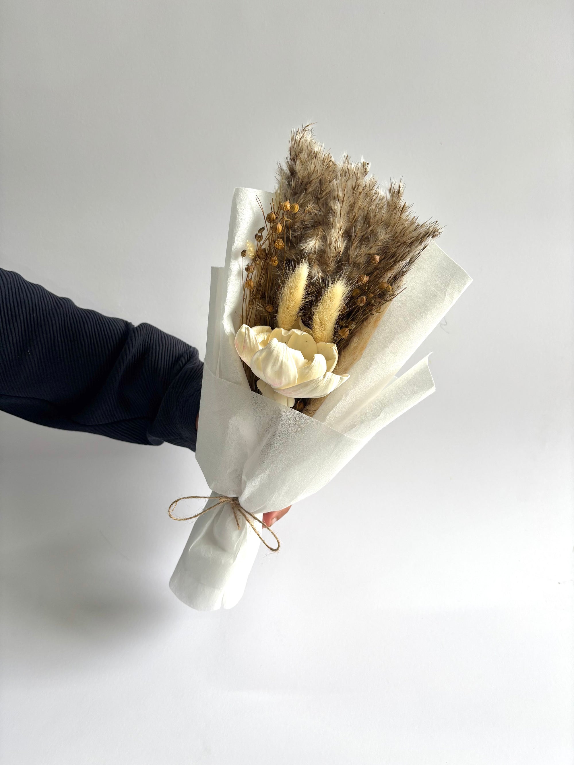 FEATURED CALM MINI DRIED FLOWER BOUQUET