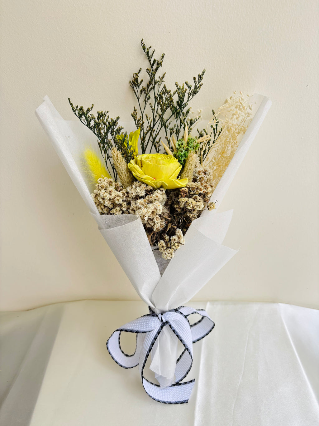 THE EVELYN MINI DRIED FLOWER BOUQUET