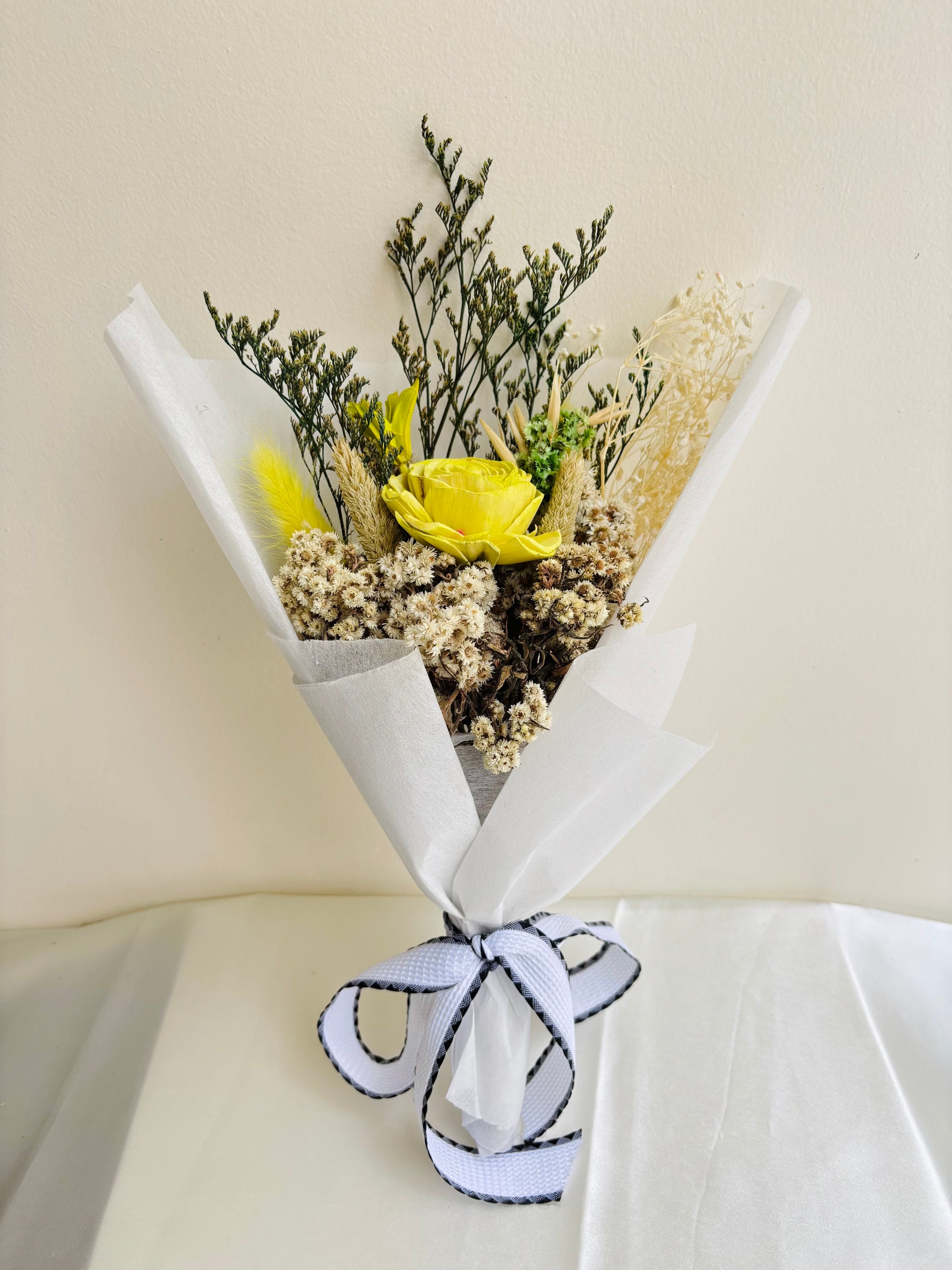 THE EVELYN MINI DRIED FLOWER BOUQUET